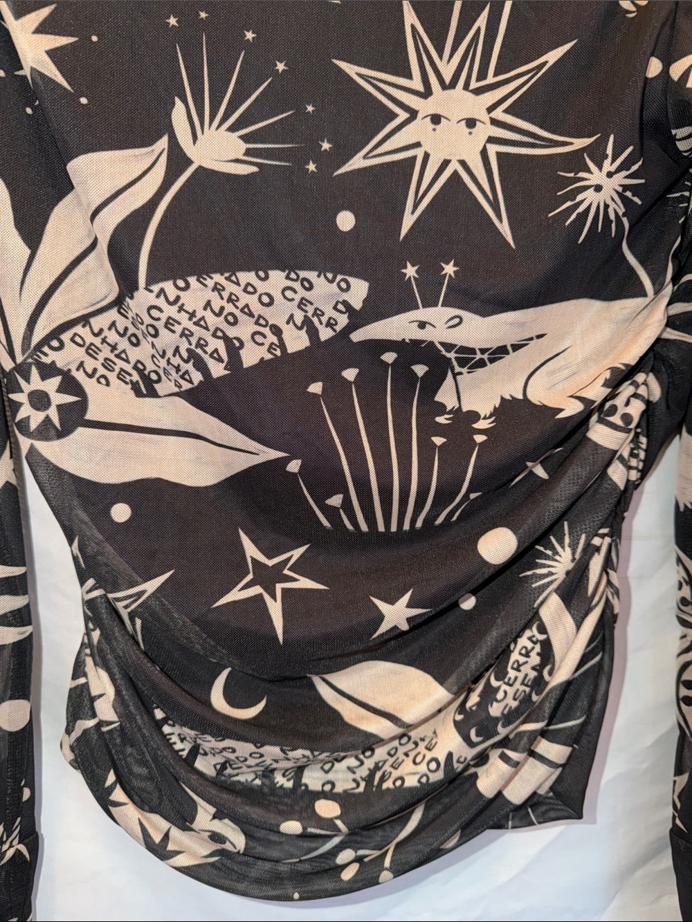 Farm Rio Black & Cream Celestial Long Sleeve Top, SZ M, PTP 16”, (T1-360) - Picture 14 of 15